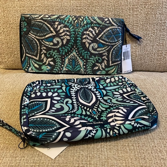 NWT Vera Bradley set Personal Travel Organizer Clutch Case in Blue Island - Picture 3 of 15